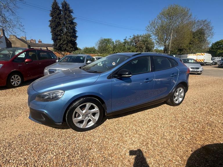 2014 Volvo V40 Cross Country 1.6 D2 Lux Powershift Euro 5 (s/s) 5dr HATCHBACK Diesel Automatic