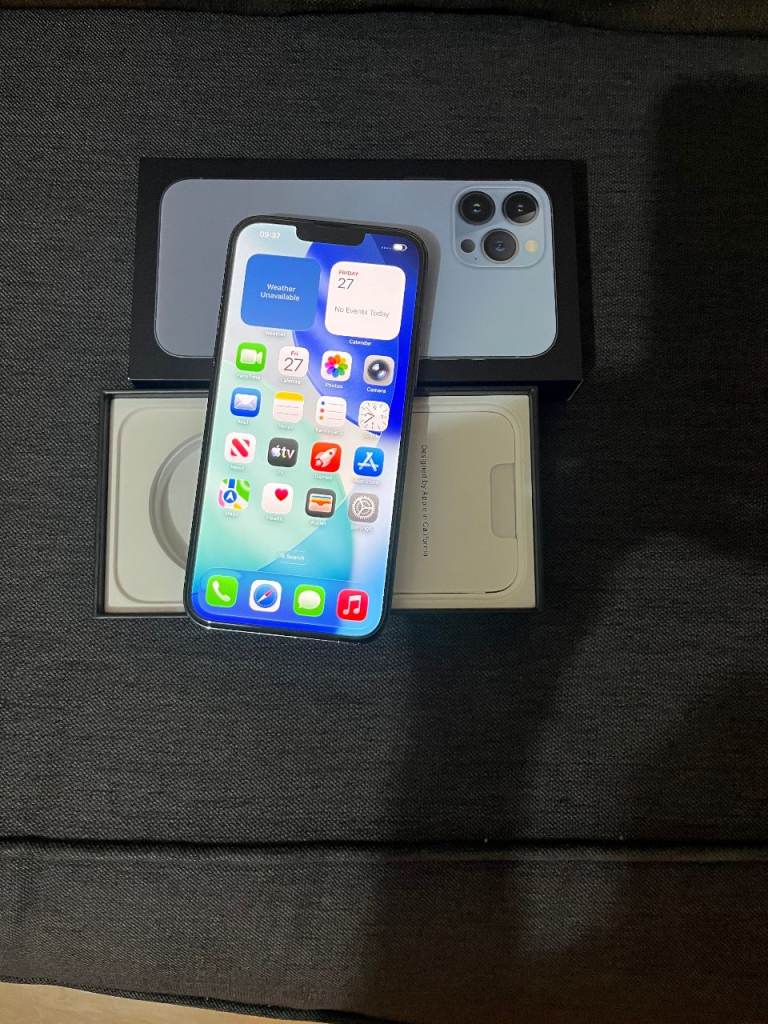 APPLE IPHONE 13 PRO MAX 256GB SIERRA BLUE MOBILE(UNLOCKED)(MINT CONDITION)