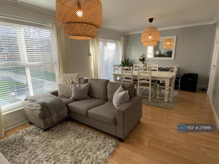 2 bedroom house in Cunard Close, Manchester, M13 (2 bed) (#2719116)