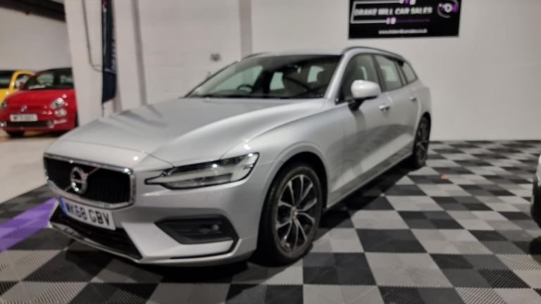 VOLVO V60 2.0 Momentum Pro D3 2018