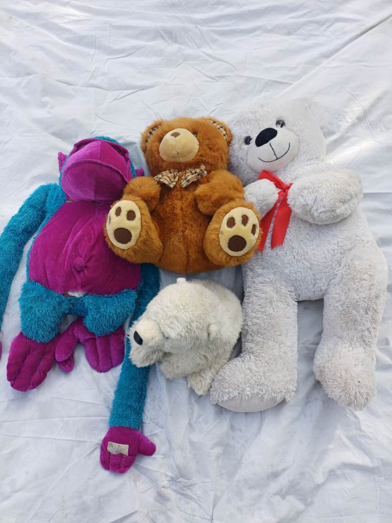 FOUR LARGE CUDDLY TOYS JOB LOT