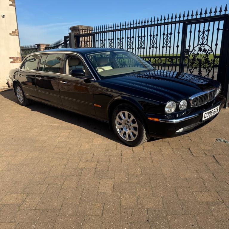 05 Jaguar XJ6 3.0 V6 SE 4dr 58,000miles, wilcox limousine funeral privet hire