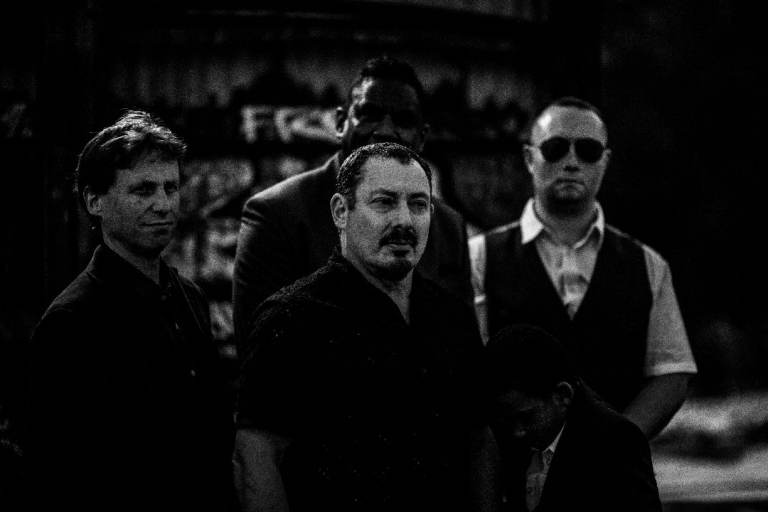 VERSATILE DRUMMER WANTED 4 TOURING BAND ROCK POP REGGAE SOUL BLUES COVERS & ORIGINALS