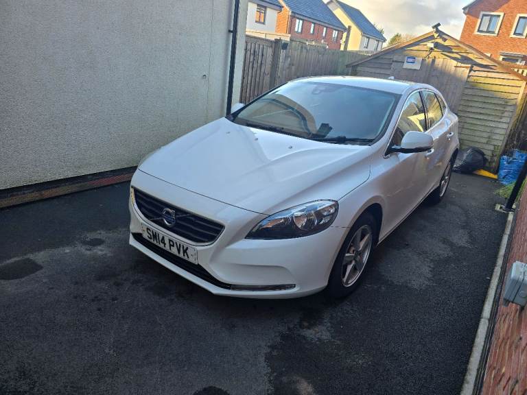 Volvo, V40, Hatchback, 2014, Manual, 1560 (cc), 5 doors