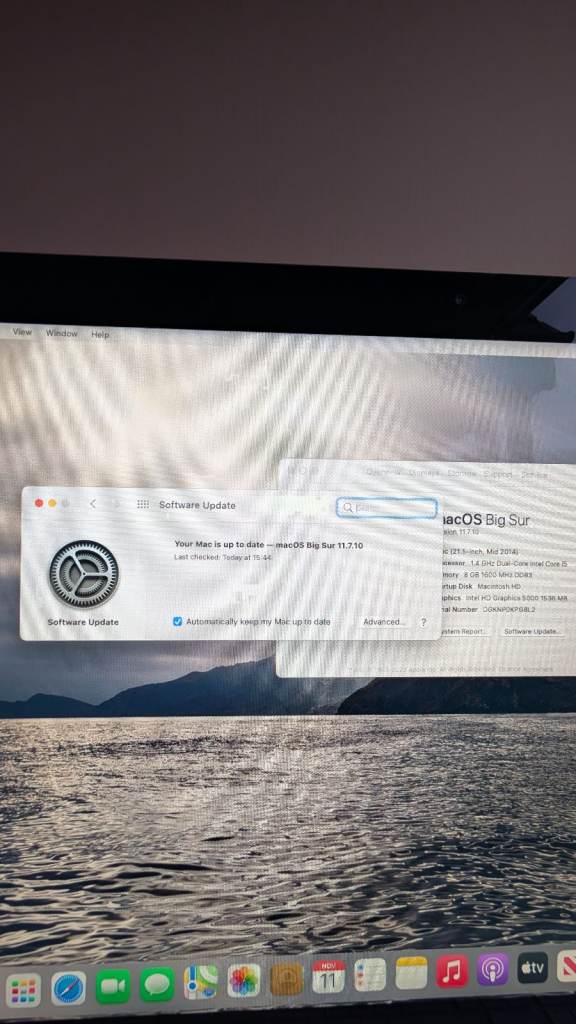 Apple Imac 21.5 inch, 8 GB Memory, 1.4 GHz dual-core Intel core i5.