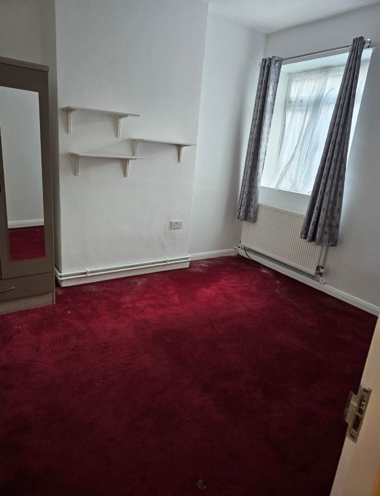 2 rooms available for 3- 4 months