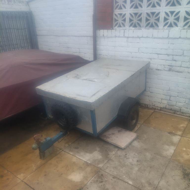 Box trailer with lid Ideal for camping storage tip runs