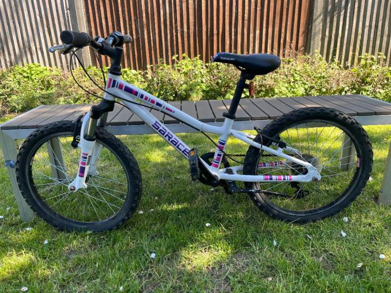 Saracen girls bike white everything working 6-10 years 20 inch tyres