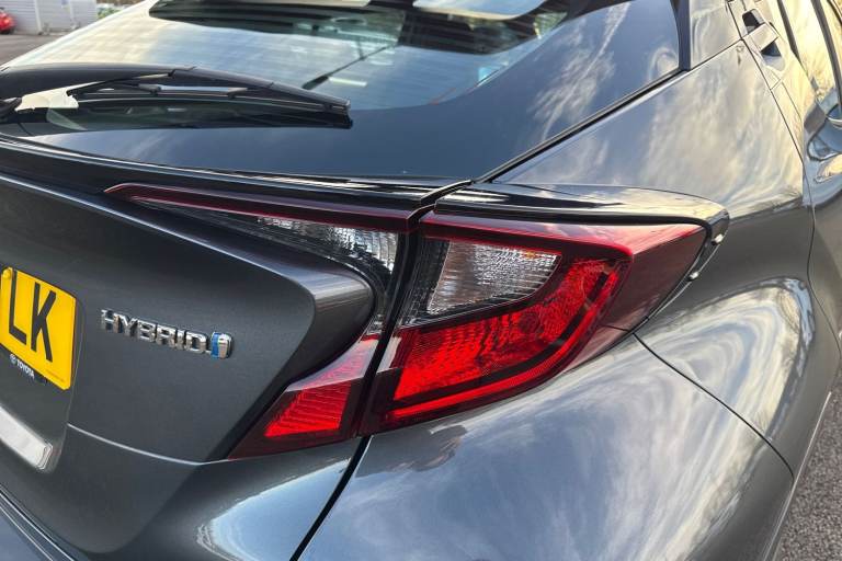 2022 Toyota C-HR 1.8 VVT-h Icon CVT Euro 6 (s/s) 5dr SUV PETROL/ELECTRIC Automatic
