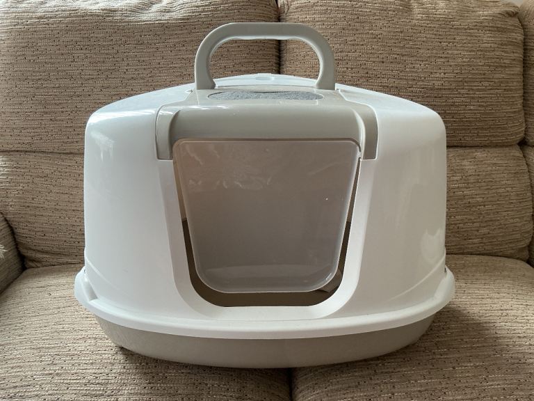 Hooded Corner Cat Litter Tray. 