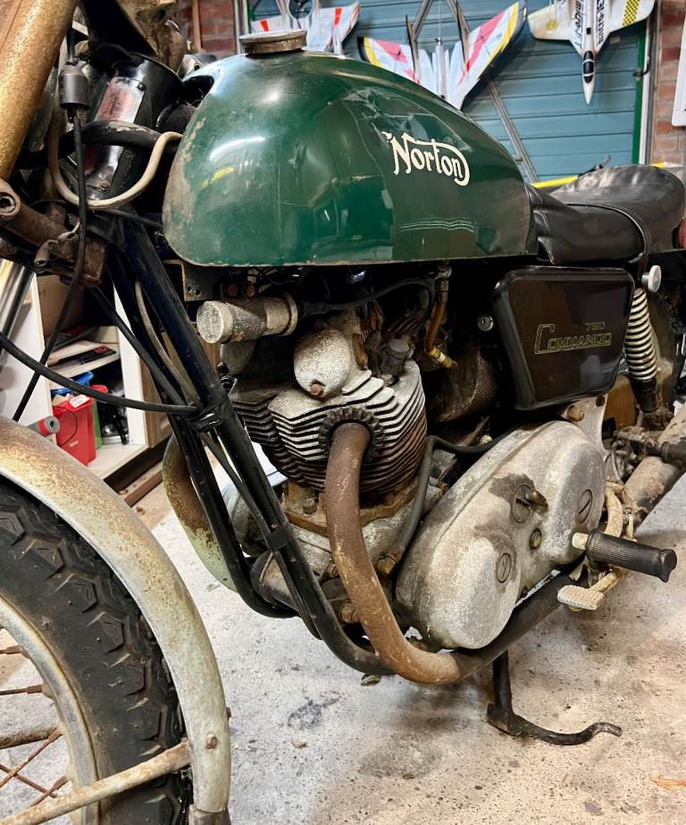 For Sale – 1971 Norton Commando 750 Fastback LR (Matching Numbers) in British Racing Green