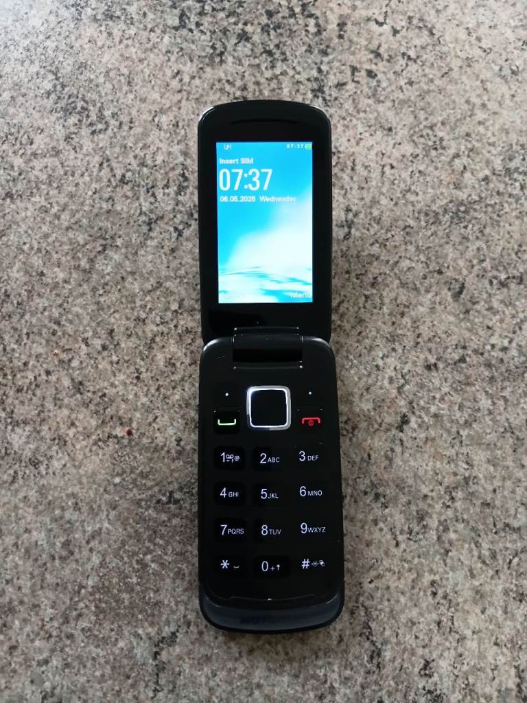 Motorola Gleam flip phone unlocked with charger