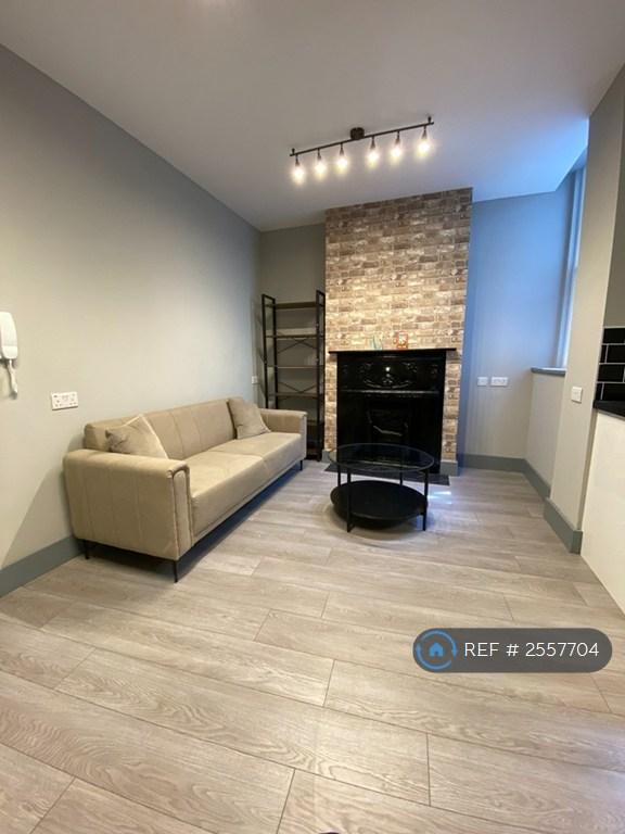 1 bedroom flat in North End Road, London, NW11 (1 bed) (#2557704)