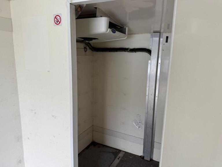 2018 68 REG MERCEDES BENZ SPRINTER 314 CDI MWB FRIDGE VAN AUTO WHITE EURO 6