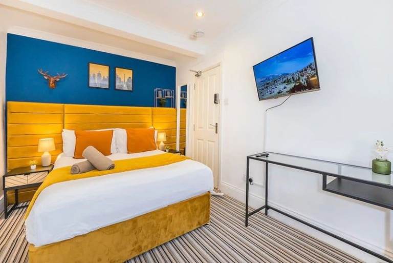 🌻Three Lovely Double Room Available in the Heart of Angel📍All Bills Included!