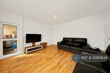 3 bedroom flat in Richard Neale House, London, E1 (3 bed) (#3060930)