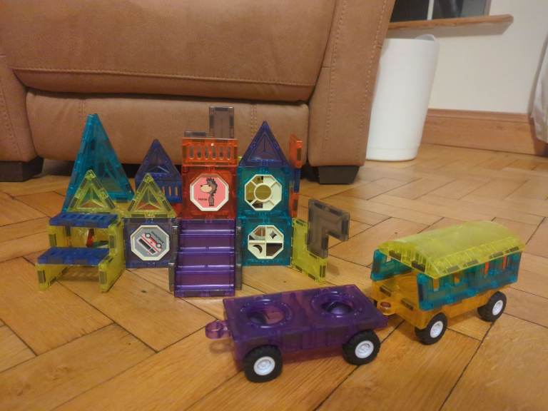 image for Magnetic Tiles (46 pieces)