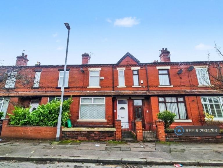 3 bedroom house in Worsley Avenue, Manchester, M40 (3 bed) (#2934794)