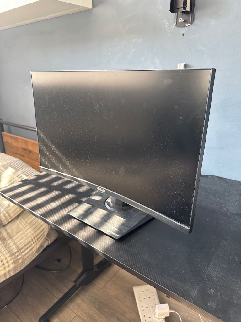 ASUS Curved Gaming Monitor, 165hz, full hd(1080p) – Good Condition