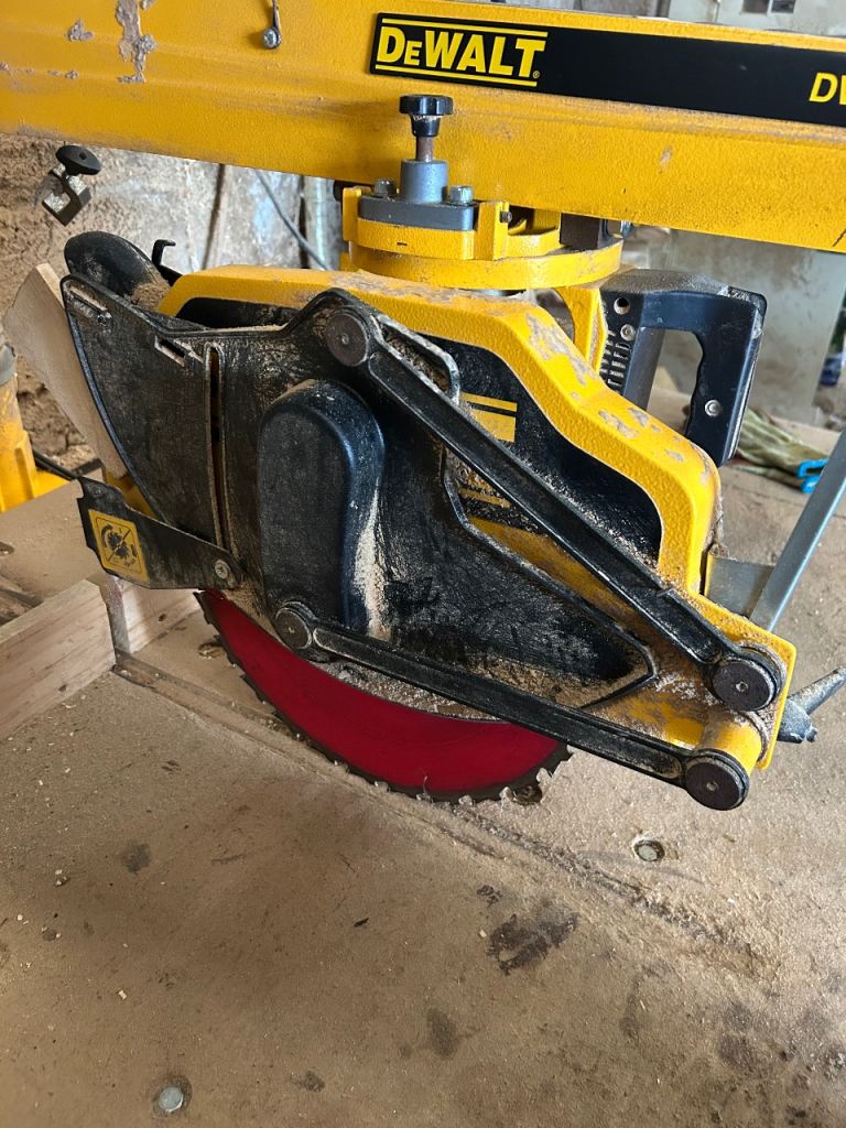 DEWALT DW 728 Radial Arm Saw – Good Condition
