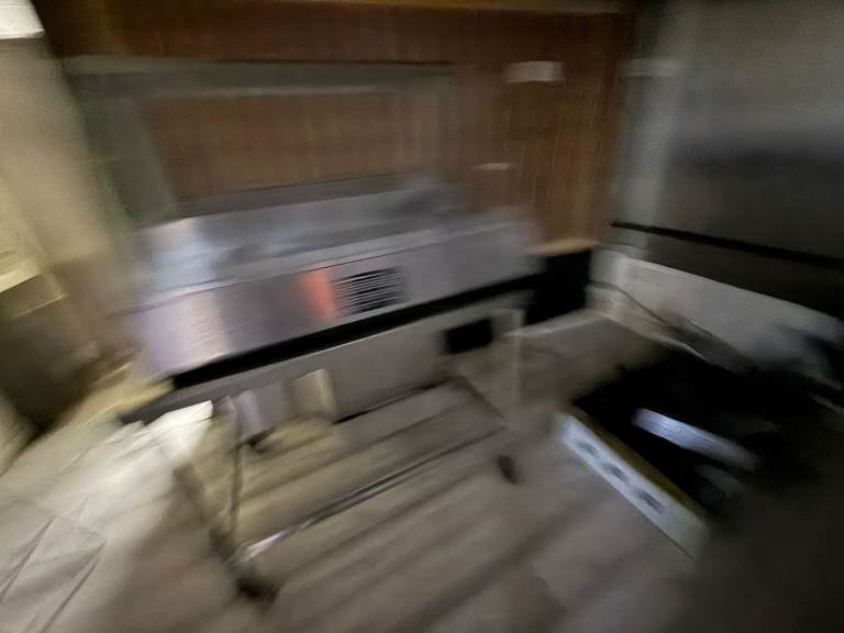 Fully loaded takeaway to let in kingswood 