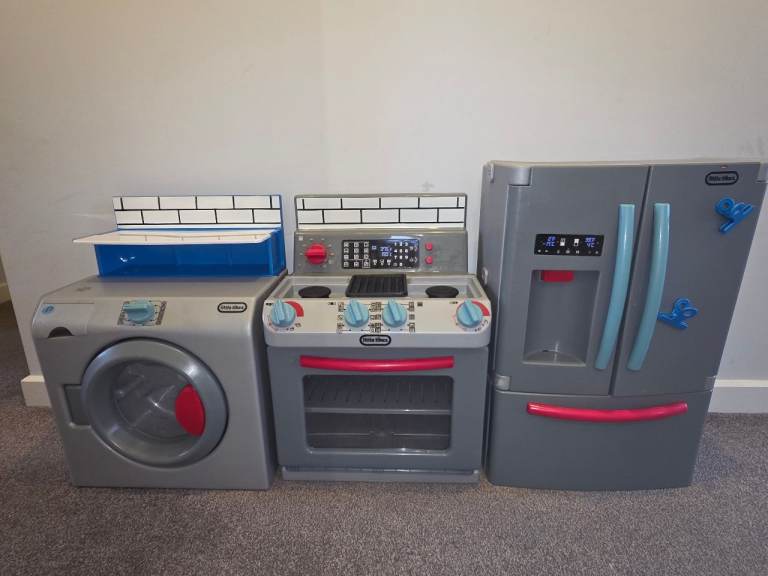 LITTLE TIKES KITCHEN SET