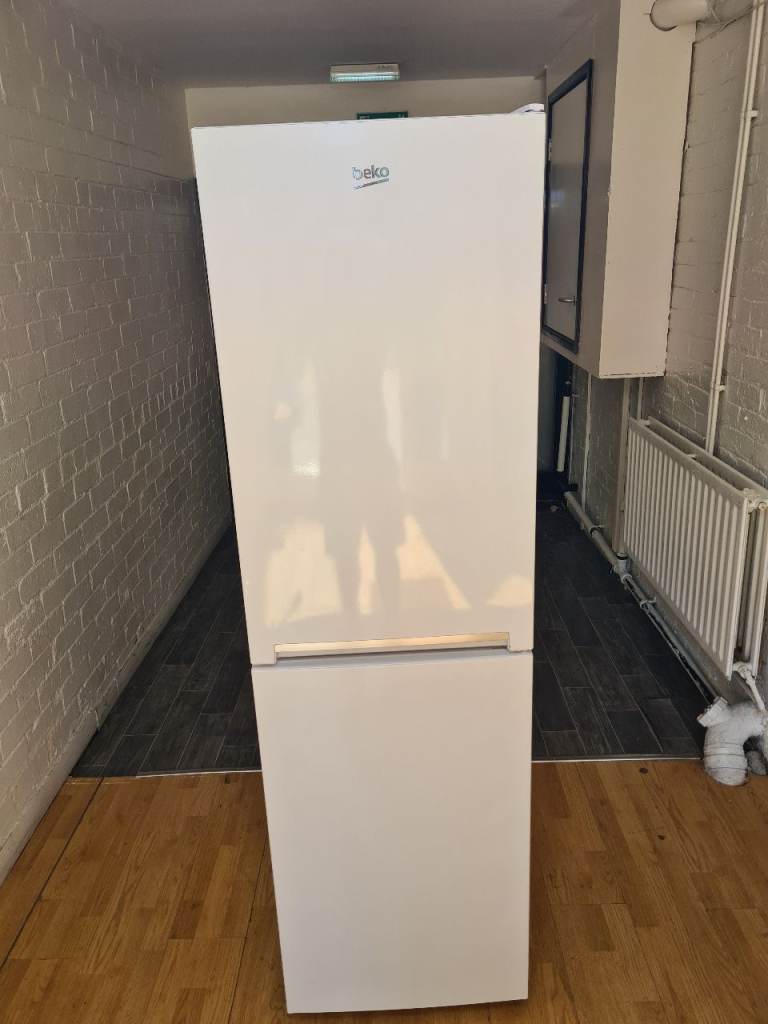Fridge freezer beko frost free vgc