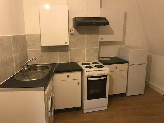 Studio Flat To Let in Richmond Upon Thames