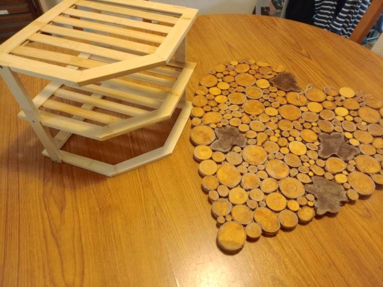 Little bamboo shelf and wooden heart ornament