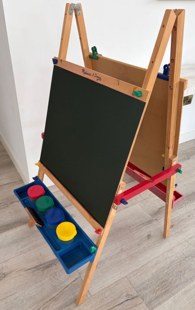 Melissa & Doug Wooden Art Easel – Good Condition