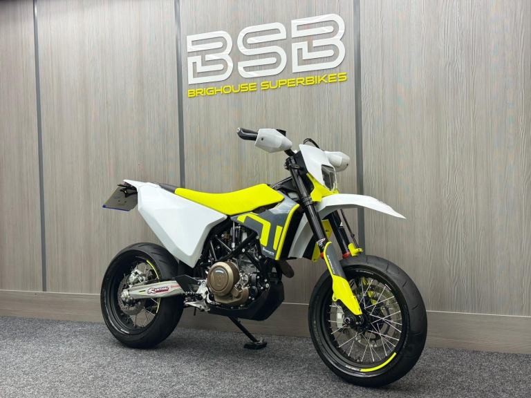 2021 21 HUSQVARNA 701 SUPERMOTO ABS - WINGS EXHAUST - LOW MILES