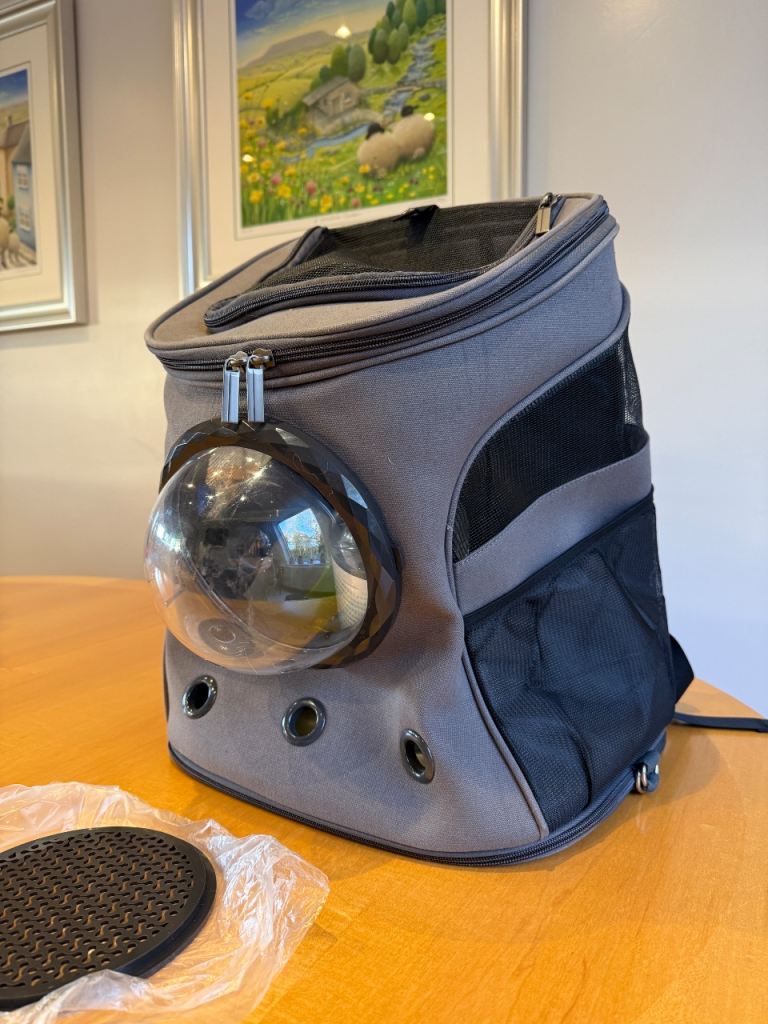 Cat/puppy/tiny breed dog carrier Travel Backpack Premium Rucksack 44cm