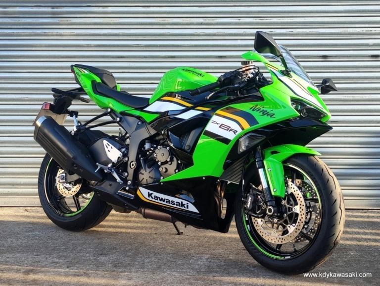 2025 Kawasaki Ninja ZX-6R in KRT Green