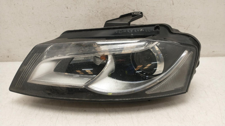 AUDI A3 - XENON HEADLIGHT - PASSENGERSIDE - COMPLETE