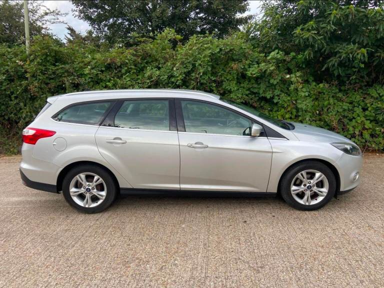2013 FORD FOCUS ZETEC 1.6 TDCI **£20 TAX / FULL SERVICE HIST / ESTATE**