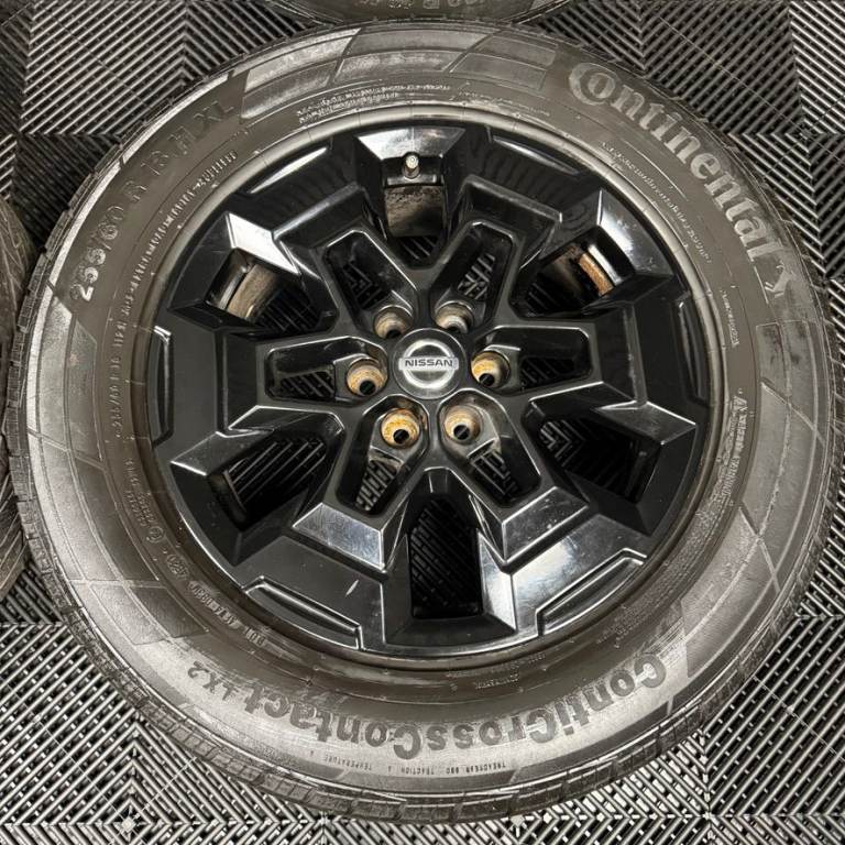 18'' GENUINE NISSAN NAVARA D40 NP300 BLACK ALLOY WHEELS TYRES ALLOYS