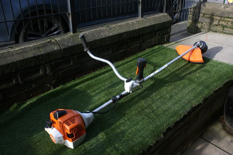 STIHL FS 240 C-E Brushcutter / Strimmer /Clearing Saw /  in excellent condition
