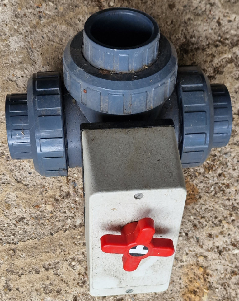 Praher 3-way ball valve L-bore PVC-U 50 mm glue socket 3bar DN40 230VAC grey side connection