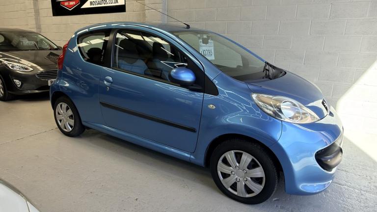 PEUGEOT 107 1.0 12V Urban Move 2008