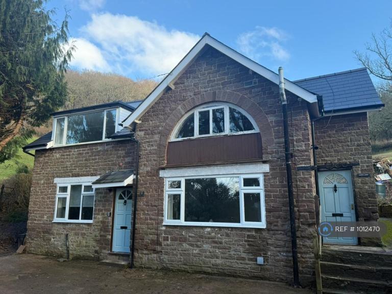 2 bedroom flat in Staunton Road, Monmouth, NP25 (2 bed) (#1012470)