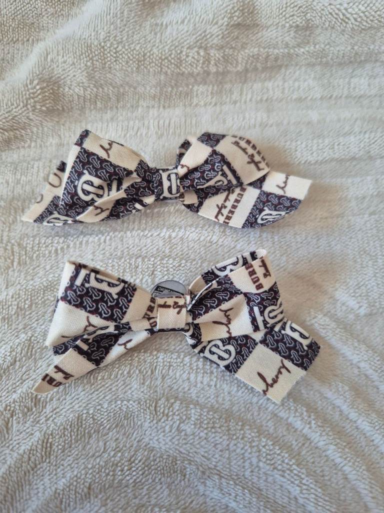 Bow Croc Charms