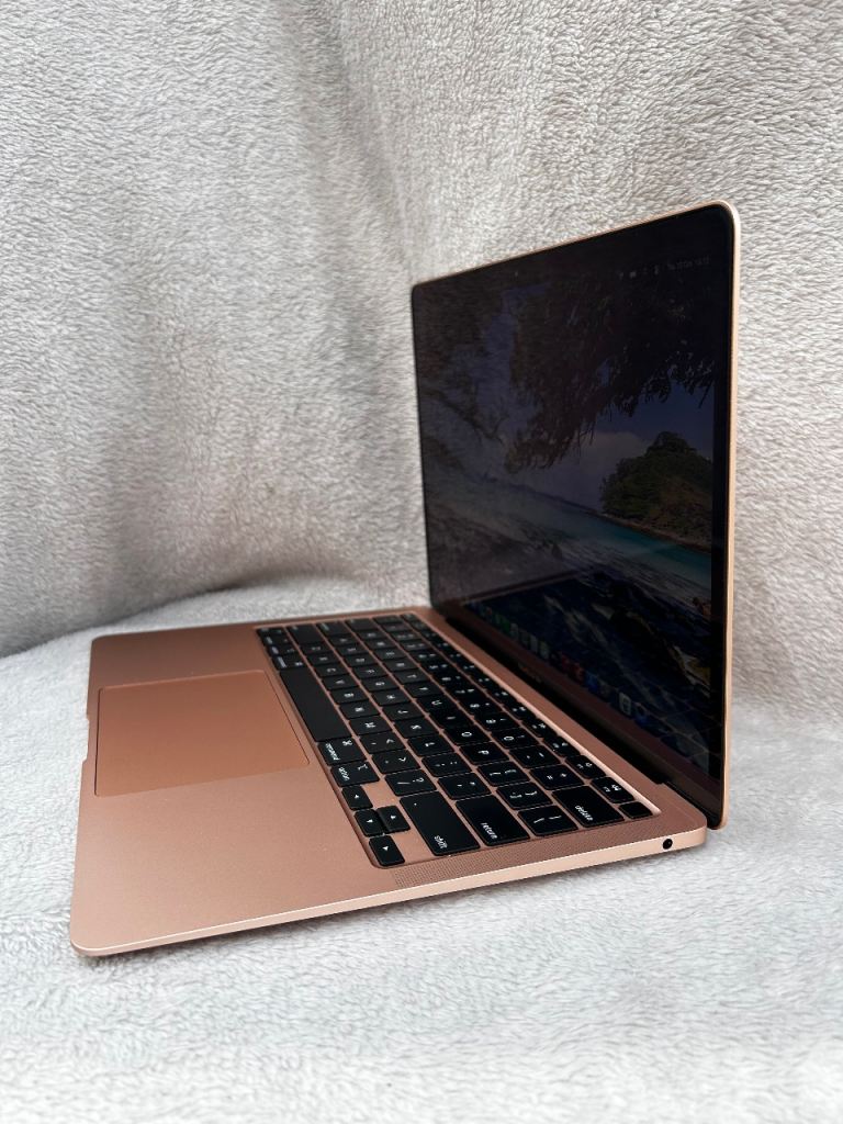 Superb condition- MacBook Air 13” - Apple M1 - 3.2GHz - 8GB memory ...