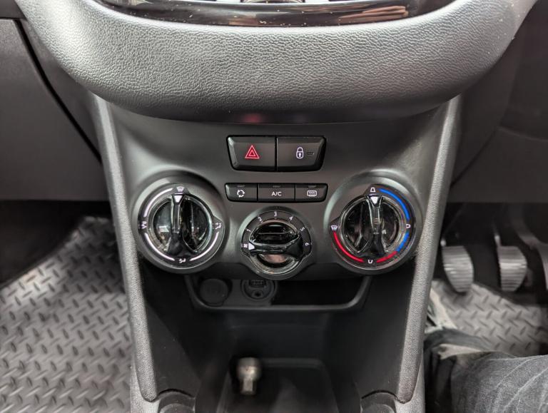 2015 Peugeot 208 1.2 VTi Active 5dr HATCHBACK Petrol Manual