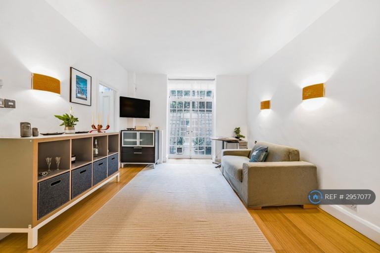 1 bedroom flat in Chelsea Manor Street, London, SW3 (1 bed) (#2957077)