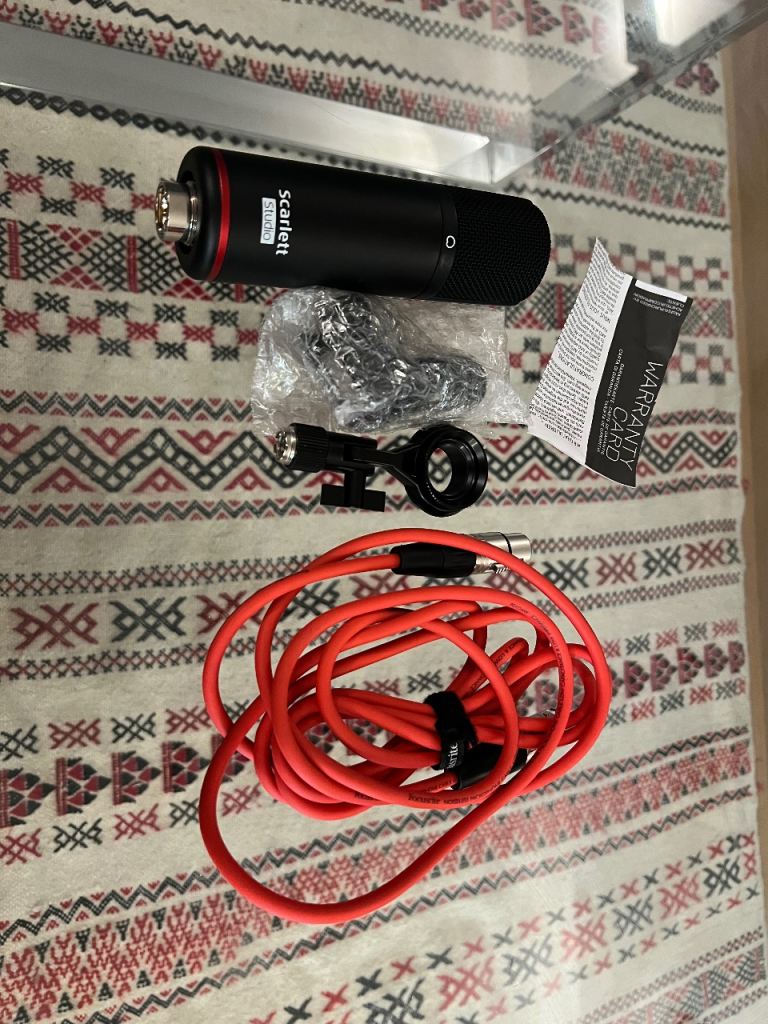 🌟 Focusrite Scarlett Studio Microphone with Cable and Mount – As Good As New