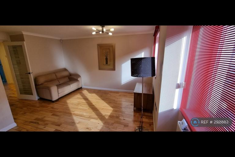 2 bedroom flat in Napiershall, Glasgow, G20 (2 bed) (#2921883)