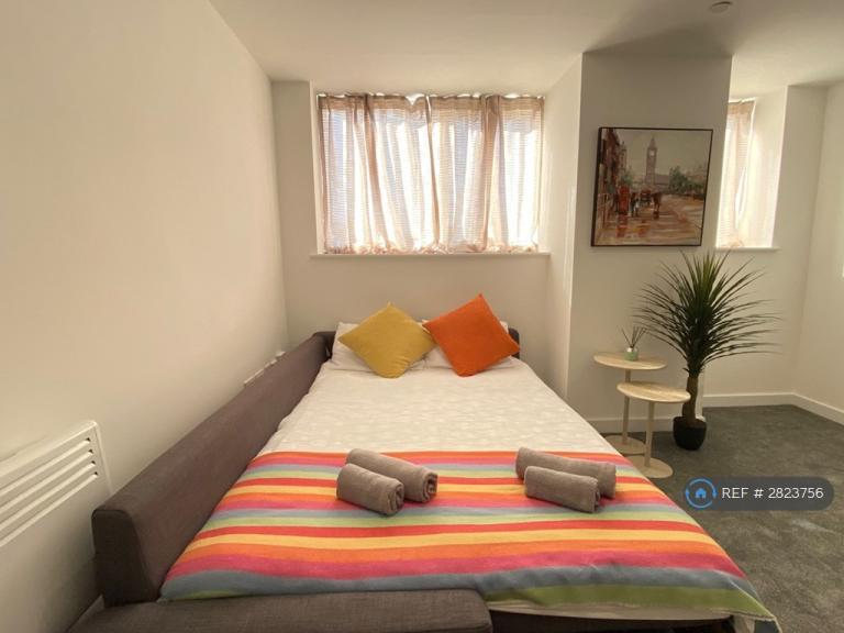 1 bedroom flat in Prospect Street, Hull, HU2 (1 bed) (#2823756)