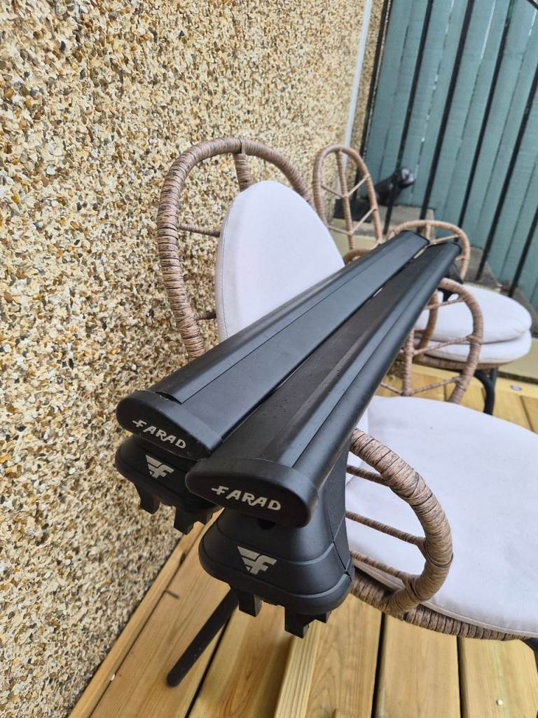 Mercedes c class w205 roof rack in good condition 