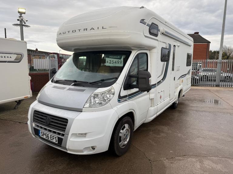 Auto Trail Apache 700 6 Berth Rear Lounge Overcab Double 