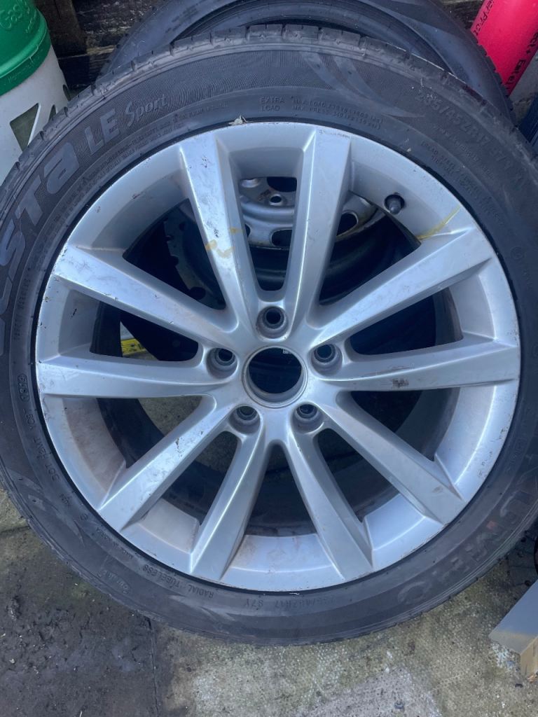 235/45/17 tyre vw alloy